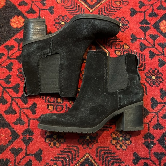 Sam Edelman Black Suede Chelsea Boot - 6.5 - Picture 7 of 11